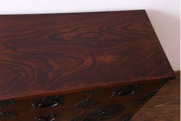 中古美品　岩谷堂箪笥　かくし付き　鳳凰紋　大振りな六尺整理箪笥(衣装箪笥、チェスト)
