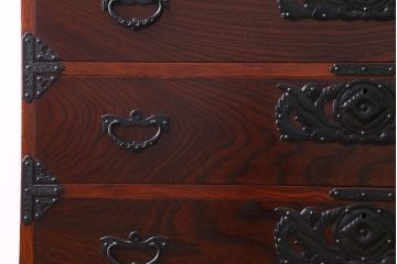 中古美品　岩谷堂箪笥　かくし付き　鳳凰紋　大振りな六尺整理箪笥(衣装箪笥、チェスト)