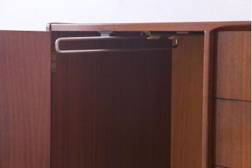 ヴィンテージ家具　G-PLAN　北欧ビンテージ　BBシリーズ　ハンガー掛け付きワードローブ(キャビネット)