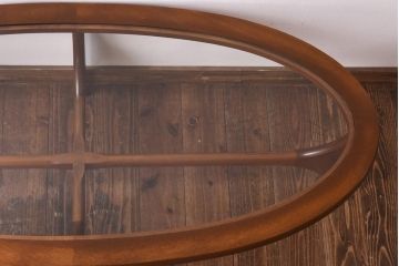 ヴィンテージ家具　北欧ビンテージ　Stonehill(ストーンヒル)　ガラストップのオーバル型センターテーブル(コーヒーテーブル)
