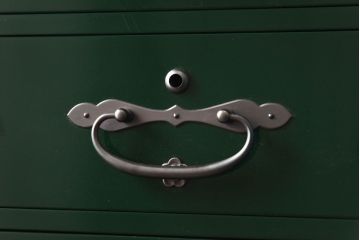 中古　二本松箪笥　田中家具　個性的でモダンな両開き戸付きチェスト(箪笥、引き出し)