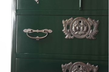 中古　二本松箪笥　田中家具　個性的でモダンな両開き戸付きチェスト(箪笥、引き出し)