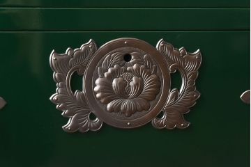 中古　二本松箪笥　田中家具　個性的でモダンな両開き戸付きチェスト(箪笥、引き出し)