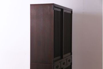 中古美品　民芸家具　モダンでシックな雰囲気が魅力の水屋箪笥(食器棚、戸棚)(定価約40万円)