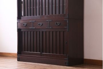 中古美品　民芸家具　モダンでシックな雰囲気が魅力の水屋箪笥(食器棚、戸棚)(定価約40万円)