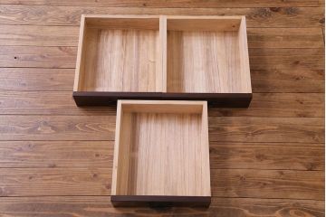 中古美品　民芸家具　モダンでシックな雰囲気が魅力の水屋箪笥(食器棚、戸棚)(定価約40万円)