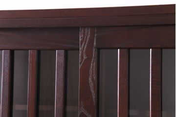 中古美品　民芸家具　モダンでシックな雰囲気が魅力の水屋箪笥(食器棚、戸棚)(定価約40万円)