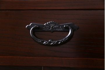 中古美品　民芸家具　モダンでシックな雰囲気が魅力の水屋箪笥(食器棚、戸棚)(定価約40万円)