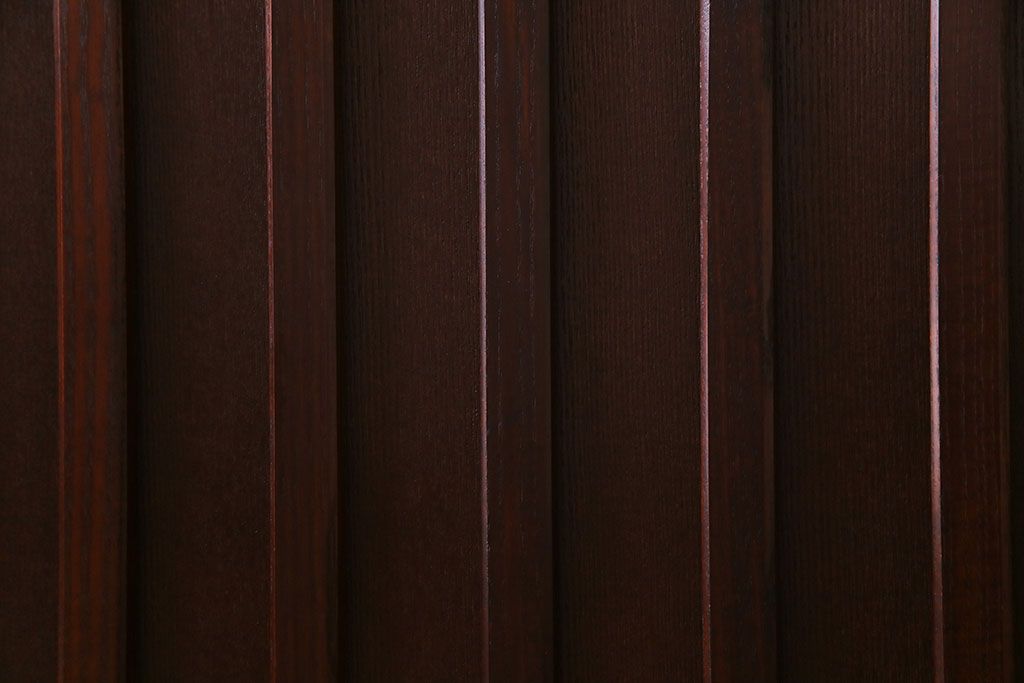 中古美品　民芸家具　モダンでシックな雰囲気が魅力の水屋箪笥(食器棚、戸棚)(定価約40万円)