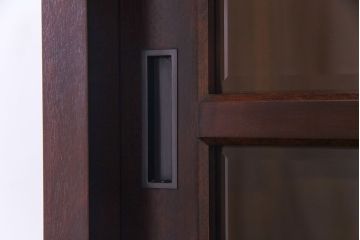 中古美品　松本民芸家具　上品な和の雰囲気漂う食器戸棚(食器棚、収納棚、キャビネット)