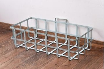 アンティーク雑貨　昭和中期　シャビー質感がお洒落なアイアン製のカゴ(小物入れ、バスケット)