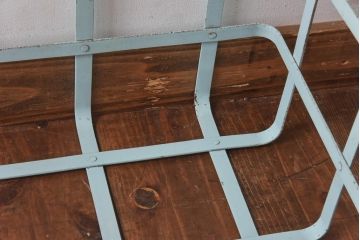アンティーク雑貨　昭和中期　シャビー質感がお洒落なアイアン製のカゴ(小物入れ、バスケット)
