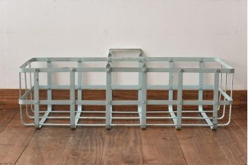 アンティーク雑貨　昭和中期　シャビー質感がお洒落なアイアン製のカゴ(小物入れ、バスケット)