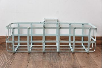 アンティーク雑貨　昭和中期　シャビー質感がお洒落なアイアン製のカゴ(小物入れ、バスケット)(1)