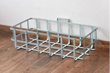 アンティーク雑貨　昭和中期　シャビー質感がお洒落なアイアン製のカゴ(小物入れ、バスケット)(2)