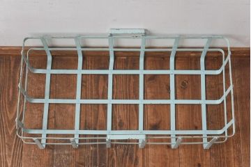 アンティーク雑貨　昭和中期　シャビー質感がお洒落なアイアン製のカゴ(小物入れ、バスケット)(2)