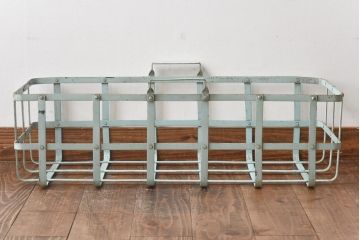 アンティーク雑貨　昭和中期　シャビー質感がお洒落なアイアン製のカゴ(小物入れ、バスケット)(3)