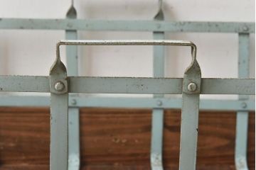 アンティーク雑貨　昭和中期　シャビー質感がお洒落なアイアン製のカゴ(小物入れ、バスケット)(3)