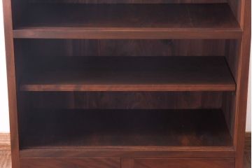 レトロ家具　昭和初期　前面ケヤキ材　レトロな佇まいのモールガラス入り戸棚(収納棚、リビングボード)