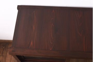 レトロ家具　昭和初期　前面ケヤキ材　レトロな佇まいのモールガラス入り戸棚(収納棚、リビングボード)