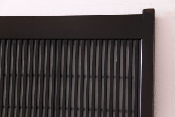 和製アンティーク　板ガラス裏障子留め 濃い色味の細い縦桟が和モダンの雰囲気を漂わせる格子戸(仕切り戸、引き戸、建具)4枚組