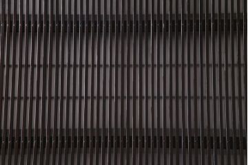 和製アンティーク　板ガラス裏障子留め 濃い色味の細い縦桟が和モダンの雰囲気を漂わせる格子戸(仕切り戸、引き戸、建具)4枚組