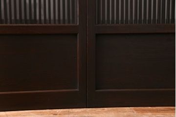 和製アンティーク　板ガラス裏障子留め 濃い色味の細い縦桟が和モダンの雰囲気を漂わせる格子戸(仕切り戸、引き戸、建具)4枚組