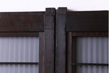 和製アンティーク　板ガラス裏障子留め 濃い色味の細い縦桟が和モダンの雰囲気を漂わせる格子戸(仕切り戸、引き戸、建具)4枚組