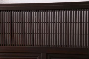 昭和期　板ガラス裏障子留め　ケヤキ材の腰板が目を惹くガラス入り格子戸(ガラス帯戸、仕切り戸、引き戸、建具)4枚組