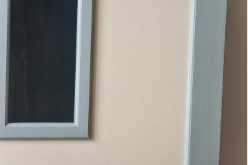 レトロ　色ガラス入り　淡い水色が爽やかなペイントドア(扉、建具)