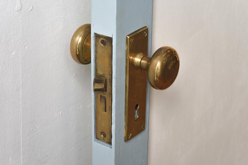 レトロ　色ガラス入り　淡い水色が爽やかなペイントドア(扉、建具)