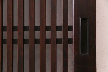 和製アンティーク　渋みのある色合いの格子帯戸1枚(引き戸、建具)(1)