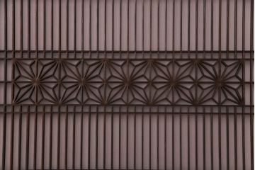 和製アンティーク　上品な和の雰囲気漂う組子入り帯戸(格子戸、引き戸)2枚セット(2)