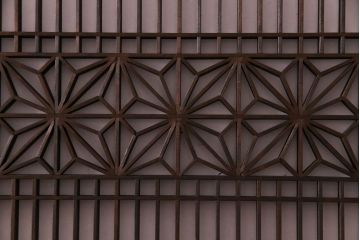 和製アンティーク　上品な和の雰囲気漂う組子入り帯戸(格子戸、引き戸)2枚セット(2)