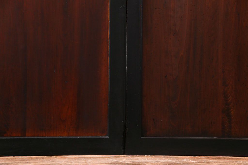 和製アンティーク　漆塗り　燻された風合いが味わい深い帯戸(板戸)4枚セット