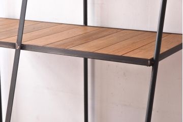 ラフジュオリジナル　チーク無垢材　シンプルながら使い勝手の良い台形アイアンラック(飾り棚、陳列棚)