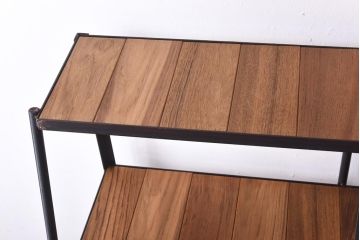 ラフジュオリジナル　チーク無垢材　シンプルながら使い勝手の良い台形アイアンラック(飾り棚、陳列棚)(2)