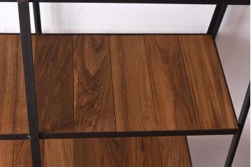 ラフジュオリジナル　チーク無垢材　シンプルながら使い勝手の良い台形アイアンラック(飾り棚、陳列棚)(2)