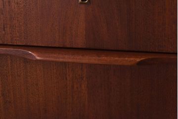 ビンテージ家具　北欧ヴィンテージ　チーク材　細身のデザインが空間になじむワークデスク(机、在宅ワーク、在宅用片袖机)
