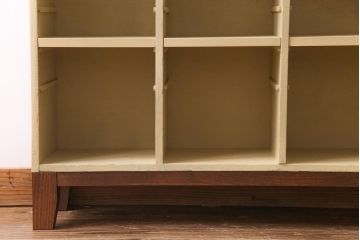昭和期　リメイク家具　レトロな雰囲気漂うペイントロッカー・7列(収納棚、サイドチェスト)