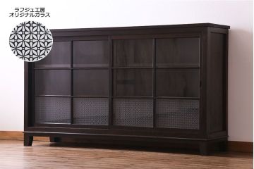 大正昭和初期　ラフジュ工房オリジナル　花菱模様ガラス入り　レトロな雰囲気溢れるアンティークのガラス戸棚(食器棚、収納棚)(1)