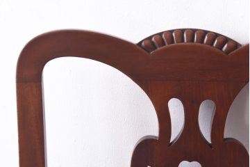 アンティーク家具　イギリスアンティーク　ウォールナット材　透かし彫りが上品なチェア(椅子、ダイニングチェア、ワークチェア)