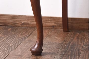 アンティーク家具　イギリスアンティーク　ウォールナット材　透かし彫りが上品なチェア(椅子、ダイニングチェア、ワークチェア)