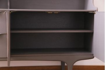 北欧ビンテージ　ペイント家具　シックな雰囲気漂うサイドボード(収納棚、キャビネット)