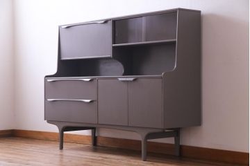 北欧ビンテージ　ペイント家具　シックな雰囲気漂うサイドボード(収納棚、キャビネット)