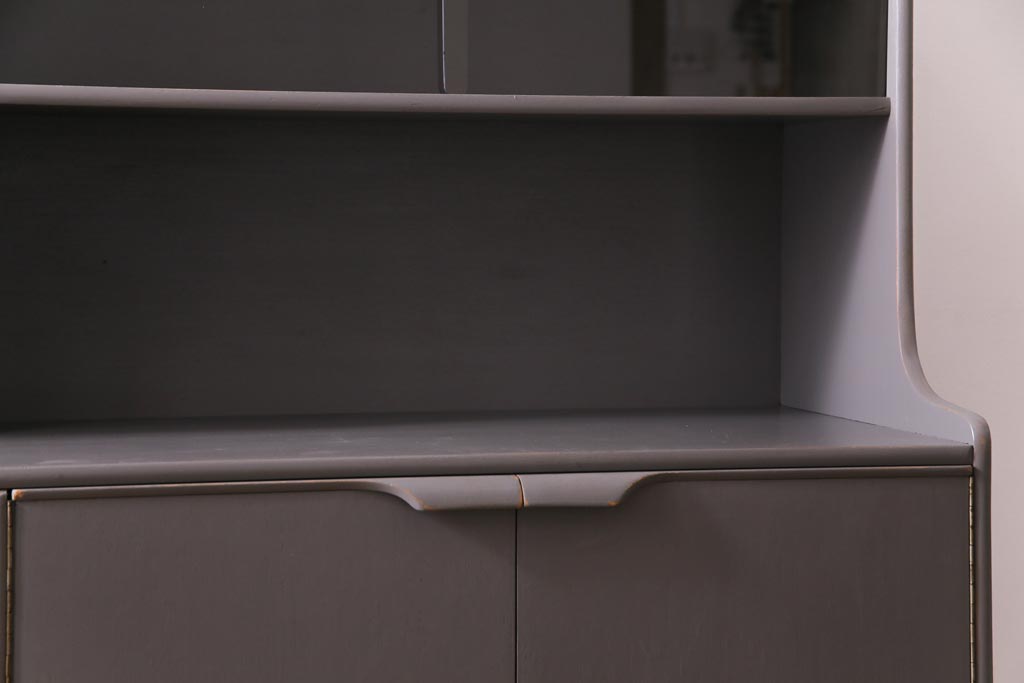 北欧ビンテージ　ペイント家具　シックな雰囲気漂うサイドボード(収納棚、キャビネット)