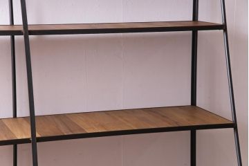 ラフジュオリジナル　チーク無垢材　シンプルで馴染みやすい台形アイアンラック(飾り棚、陳列棚)