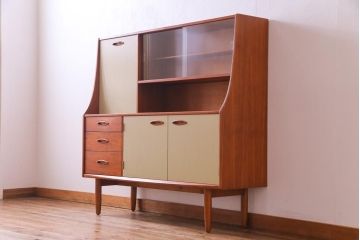 北欧ビンテージ　ペイント家具　レトロな雰囲気が魅力のサイドボード(収納段、ダイニングボード)