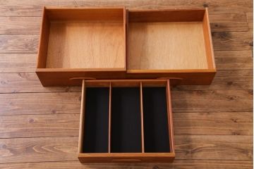 北欧ビンテージ　ペイント家具　レトロな雰囲気が魅力のサイドボード(収納段、ダイニングボード)