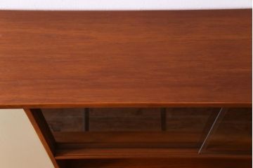 北欧ビンテージ　ペイント家具　レトロな雰囲気が魅力のサイドボード(収納段、ダイニングボード)